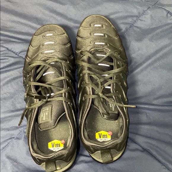 Vapor max plus size 10.5 - Picture 3 of 4